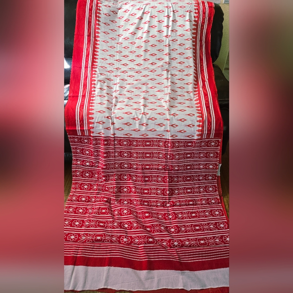 Beautiful Red and White Ikkat print Soft Linen Saree